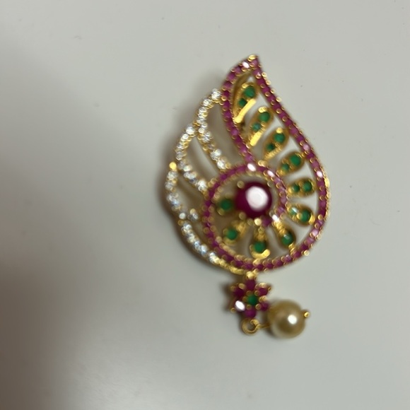 Indian jewlry Earrings and pendant set, gold pink green stone pearl. NWOT - Picture 5 of 8